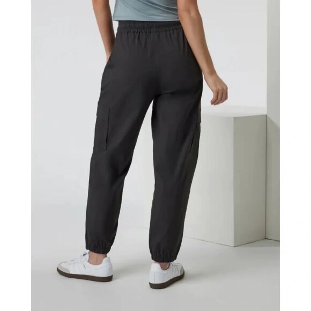 New VUORI Women's Birch Performance Jogger - Picture 3 of 8